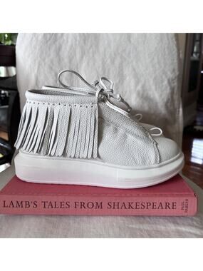 Hollie Watman FRINGED MOCASSIN WHITE Sneakers leather size 8 Mid High Top Shoee